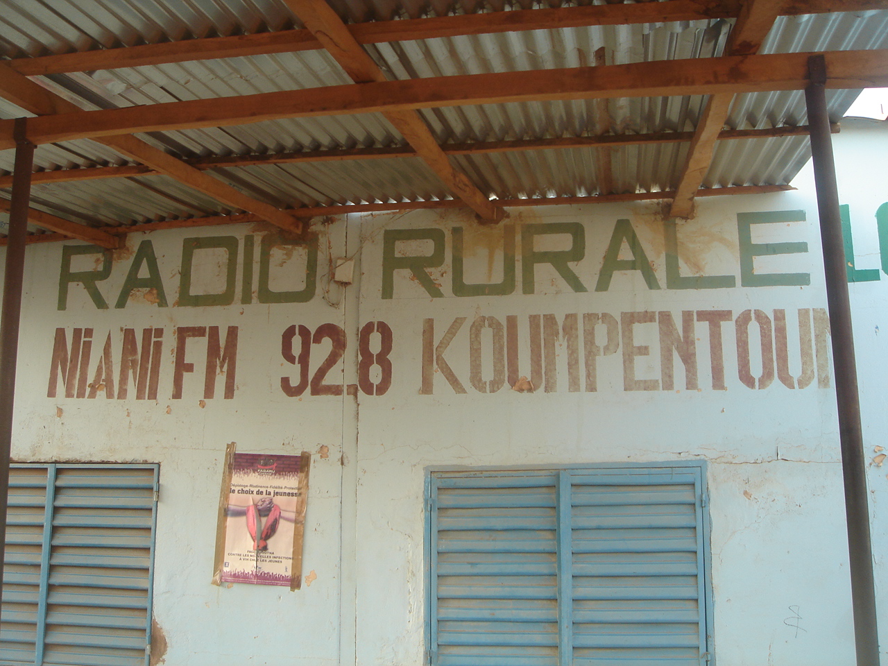NIANI FM AVRIL 2010.JPG (588 KB)